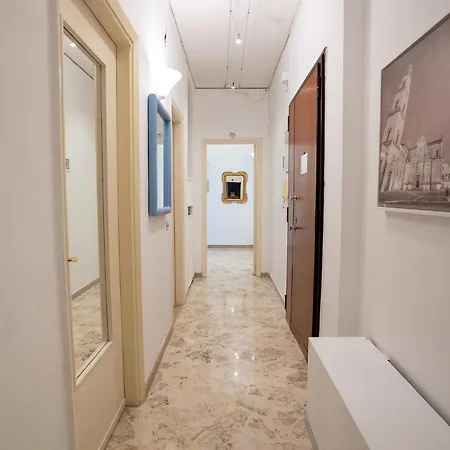 _ Cavour 156 & Savoia _ Бари