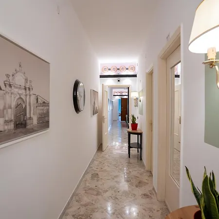 _ Cavour 156 & Savoia _ Гостевой дом