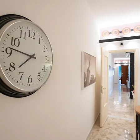 _ Cavour 156 & Savoia _ Гостевой дом 3*