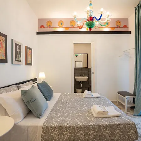 _ Cavour 156 & Savoia _ 3* Бари