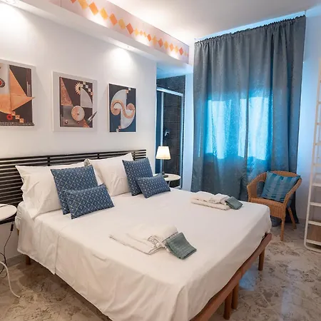 _ Cavour 156 & Savoia _ Бари