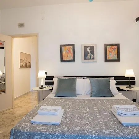 _ Cavour 156 & Savoia _ Pensjonat