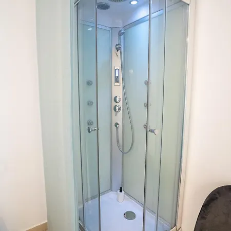 _ Cavour 156 & Savoia _ 3* Bari