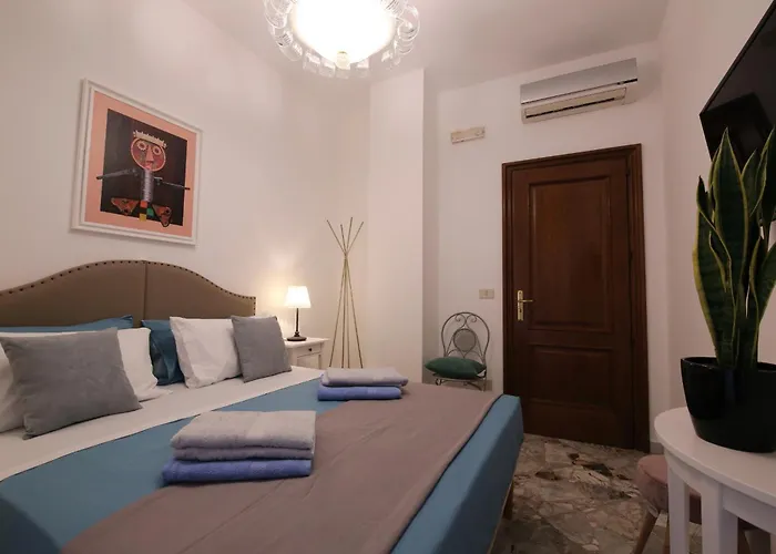 Affittacamere _ Cavour 156 & Savoia _ Bari