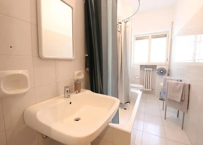 _ Cavour 156 & Savoia _ 3* Bari