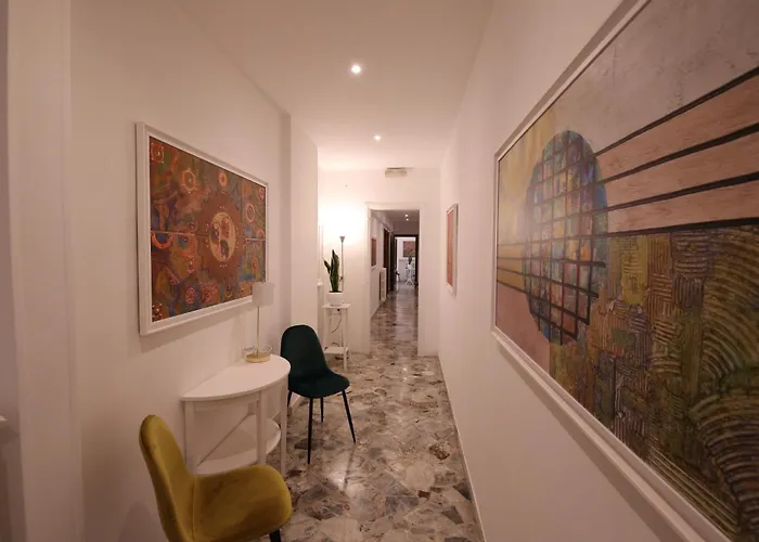 _ Cavour 156 & Savoia _ 3* Bari