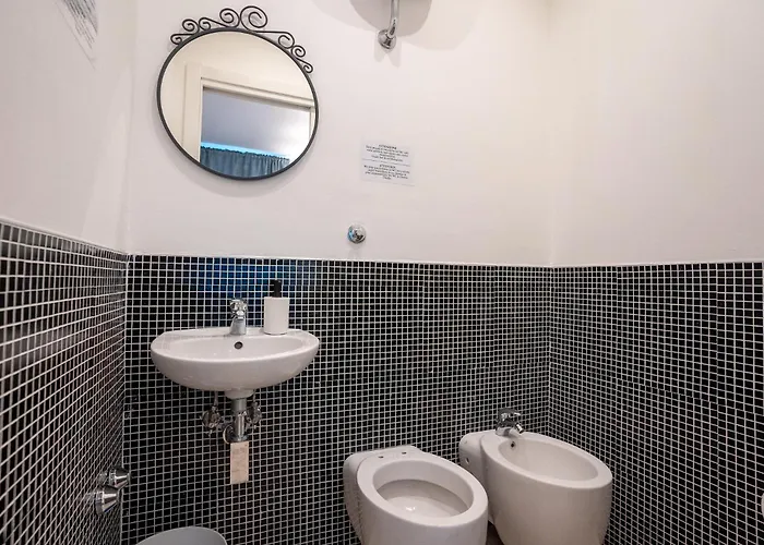 Affittacamere _ Cavour 156 & Savoia _