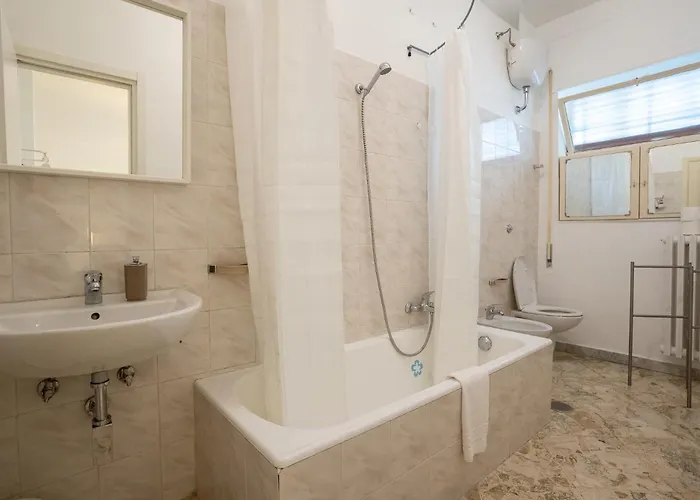 _ Cavour 156 & Savoia _ Affittacamere Bari