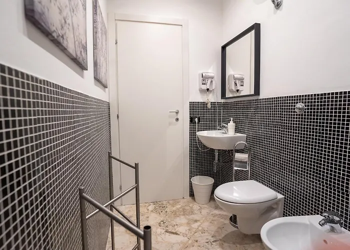 Affittacamere _ Cavour 156 & Savoia _