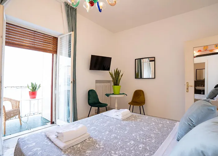 _ Cavour 156 & Savoia _ Affittacamere Bari