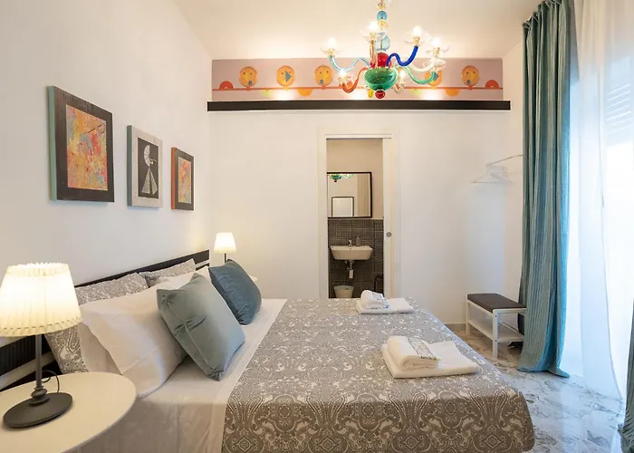 _ Cavour 156 & Savoia _ 3* Bari