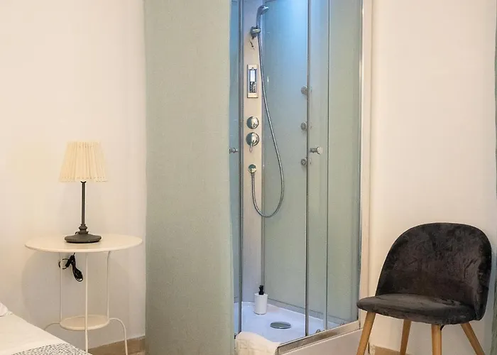 Affittacamere _ Cavour 156 & Savoia _ 3*