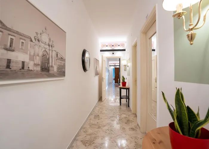 _ Cavour 156 & Savoia _ Affittacamere Bari