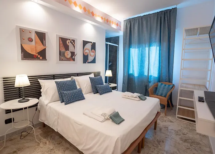 _ Cavour 156 & Savoia _ Bari