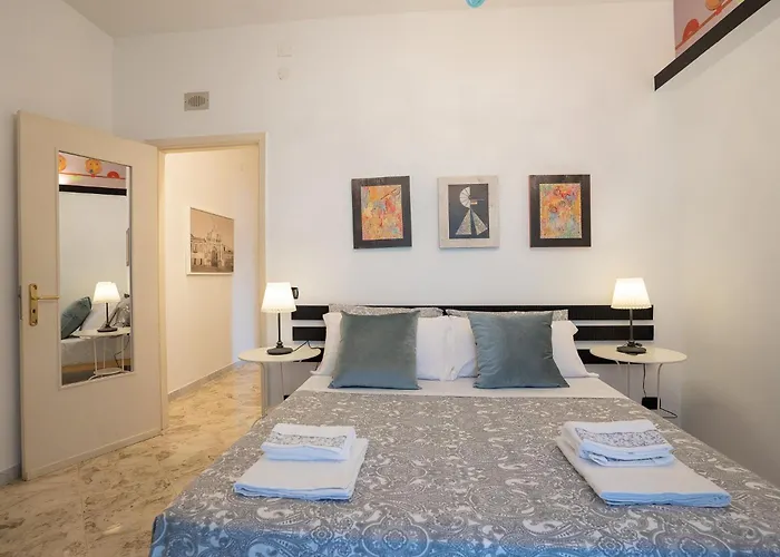 _ Cavour 156 & Savoia _ Affittacamere