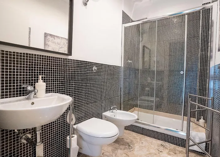 _ Cavour 156 & Savoia _ Affittacamere